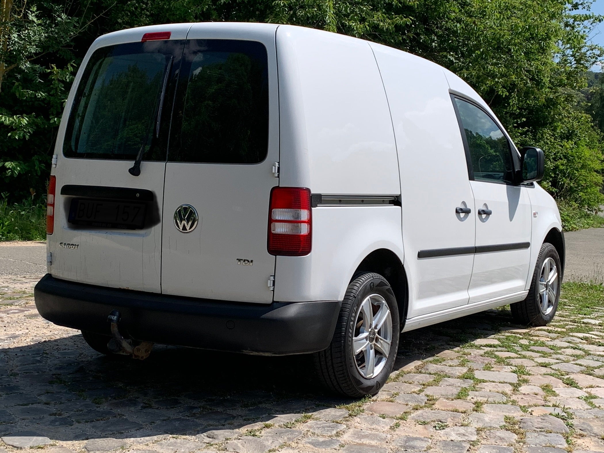 A VENDRE / FOR SALE Volswagen caddy 1.6 tdi 75 clim/attelage