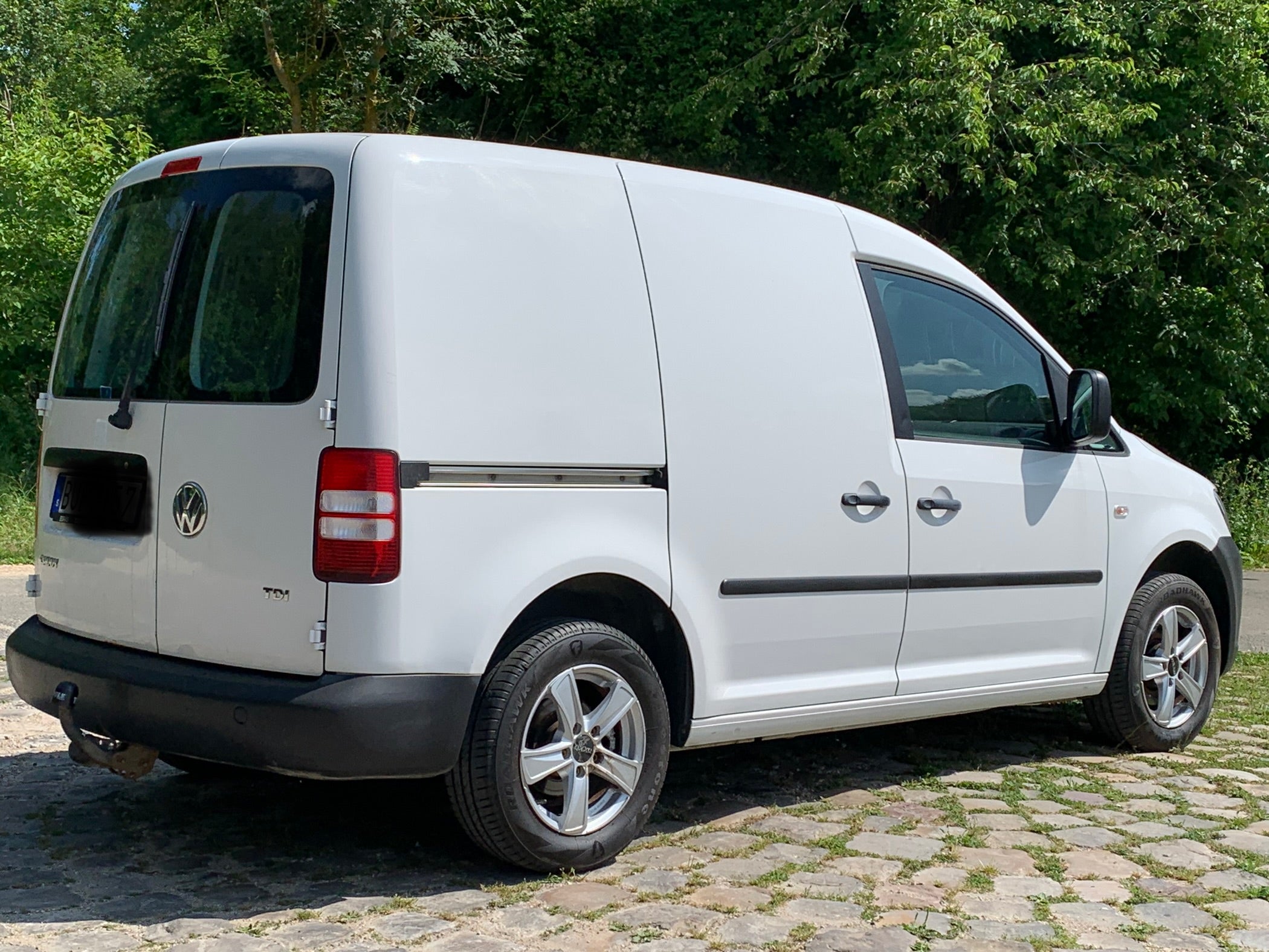 A VENDRE / FOR SALE Volswagen caddy 1.6 tdi 75 clim/attelage