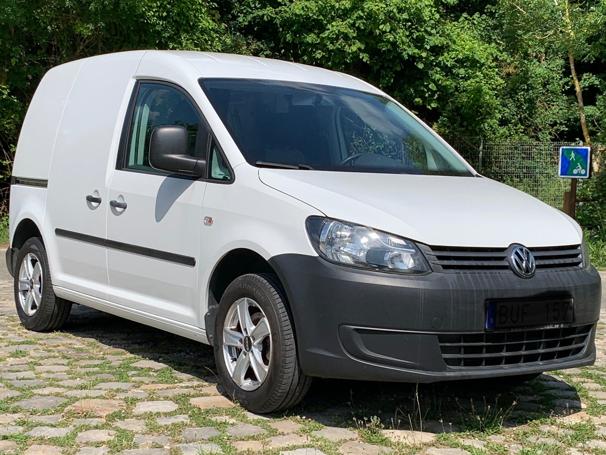A VENDRE / FOR SALE Volswagen caddy 1.6 tdi 75 clim/attelage
