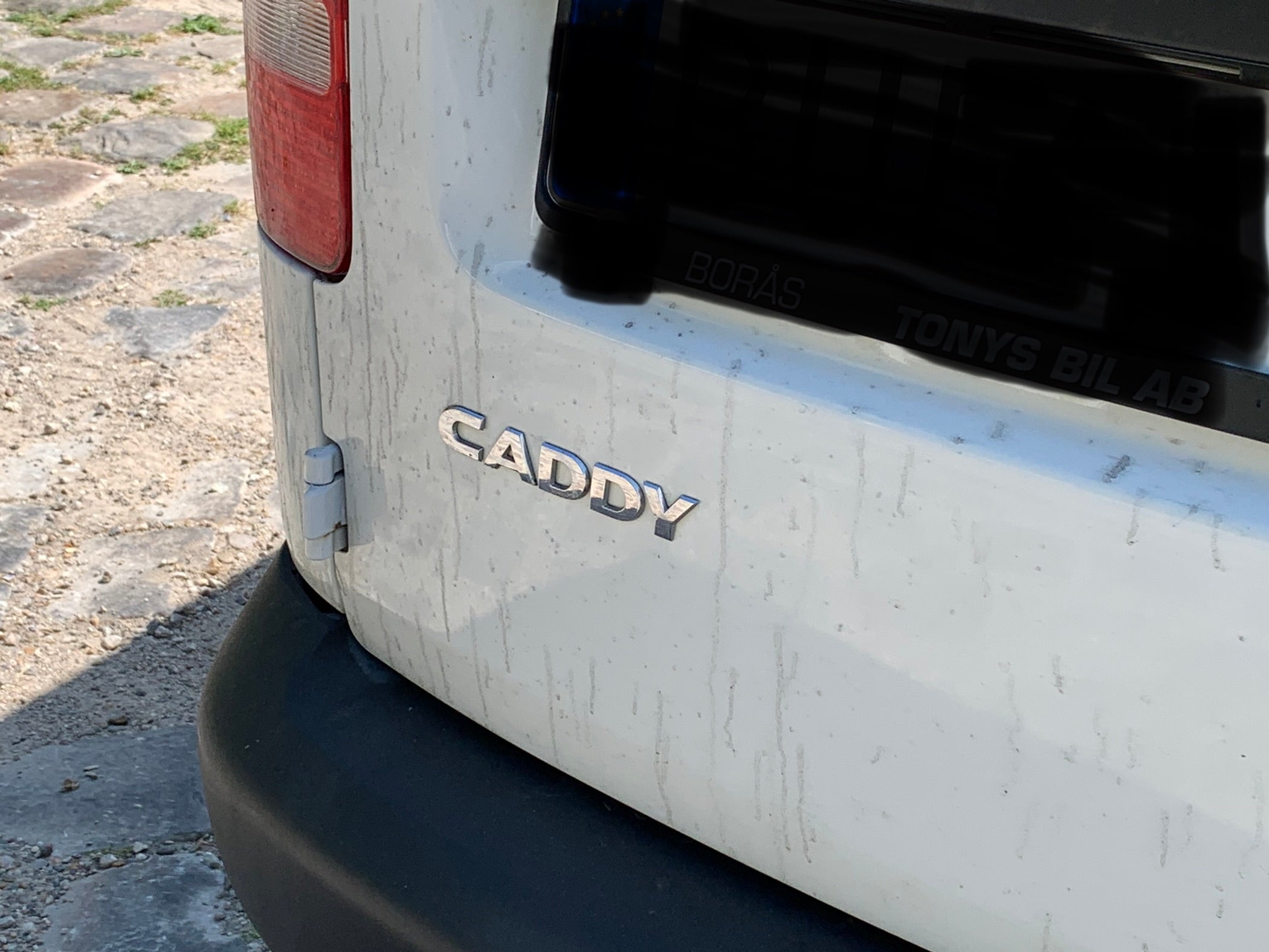 A VENDRE / FOR SALE Volswagen caddy 1.6 tdi 75 clim/attelage