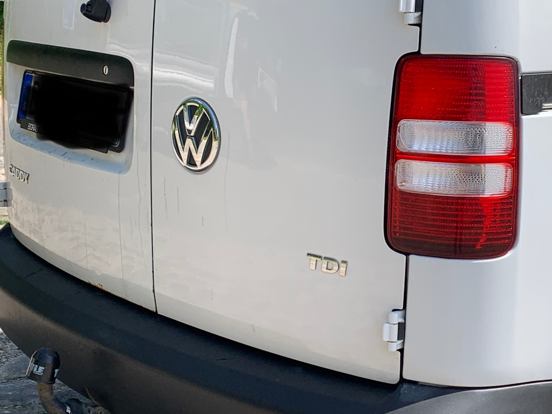 A VENDRE / FOR SALE Volswagen caddy 1.6 tdi 75 clim/attelage