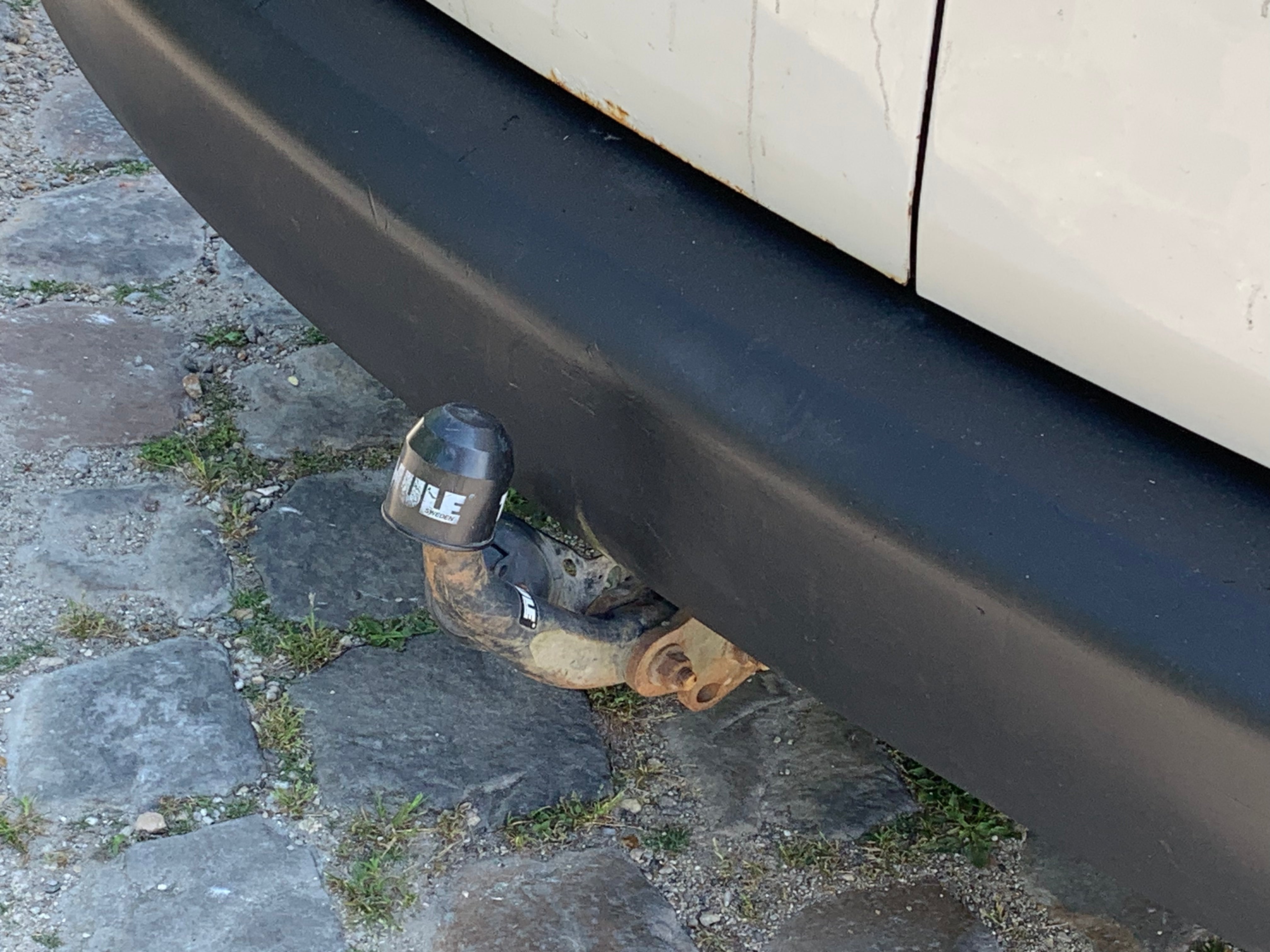 A VENDRE / FOR SALE Volswagen caddy 1.6 tdi 75 clim/attelage