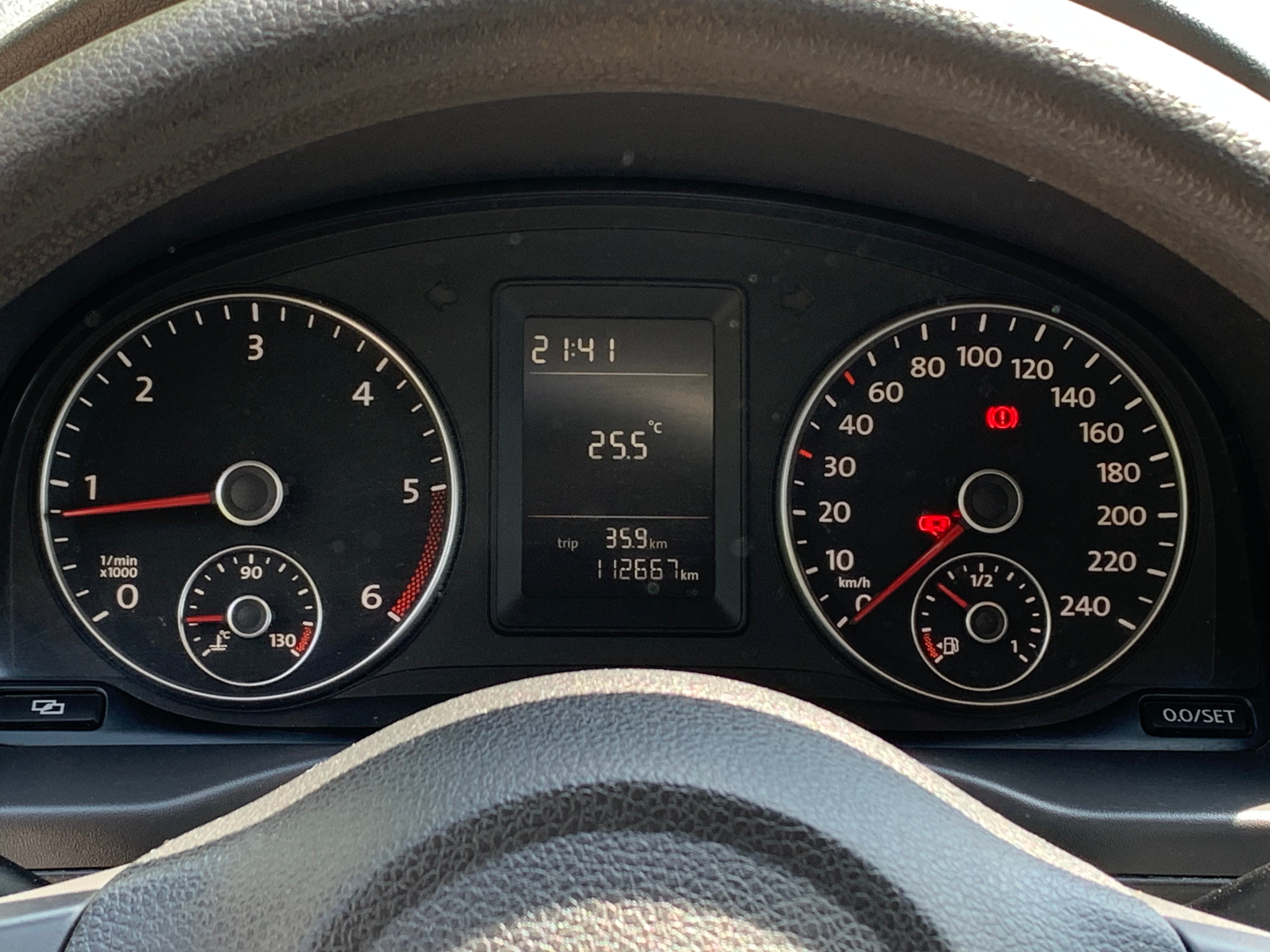 A VENDRE / FOR SALE Volswagen caddy 1.6 tdi 75 clim/attelage