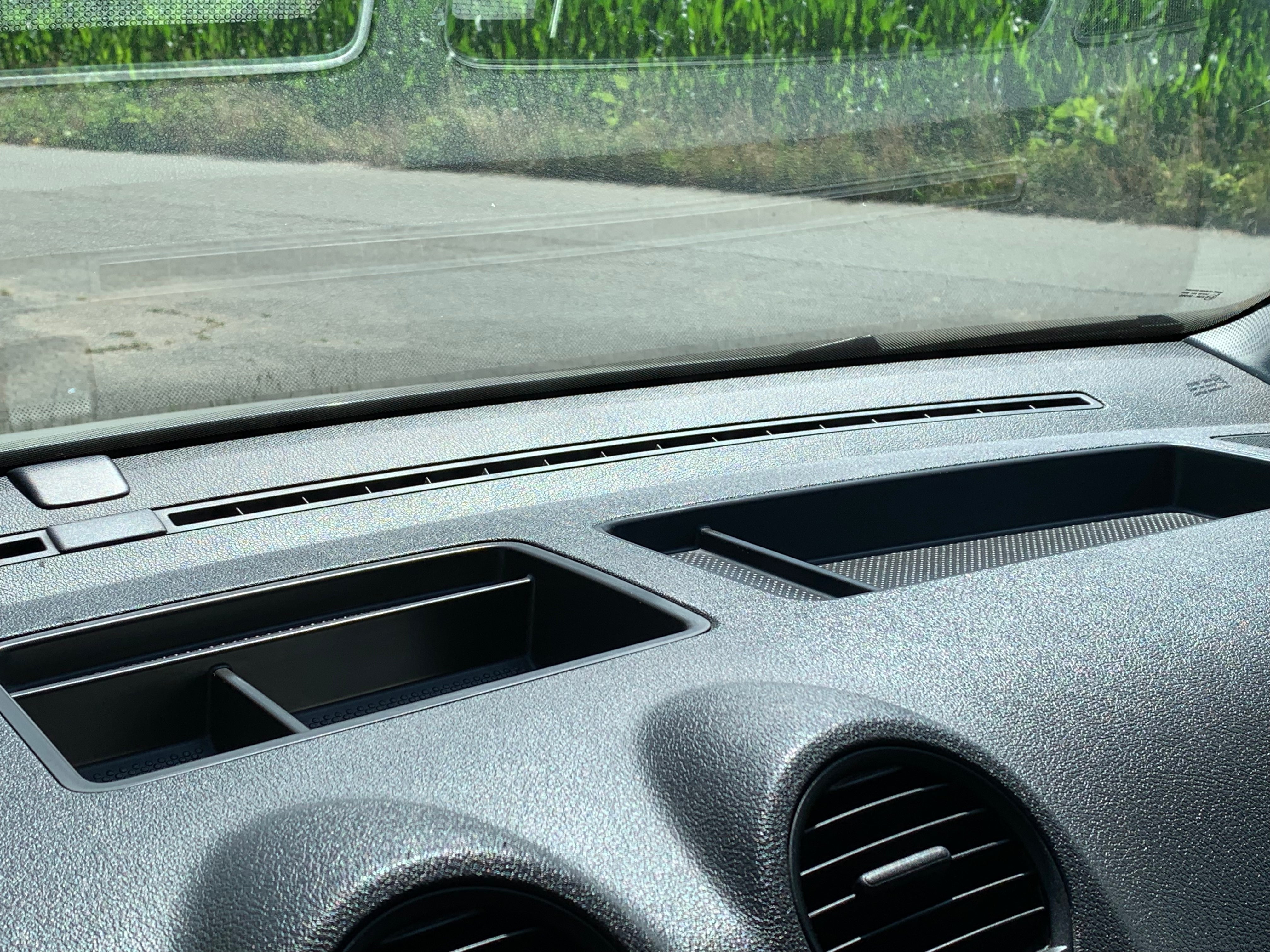 A VENDRE / FOR SALE Volswagen caddy 1.6 tdi 75 clim/attelage