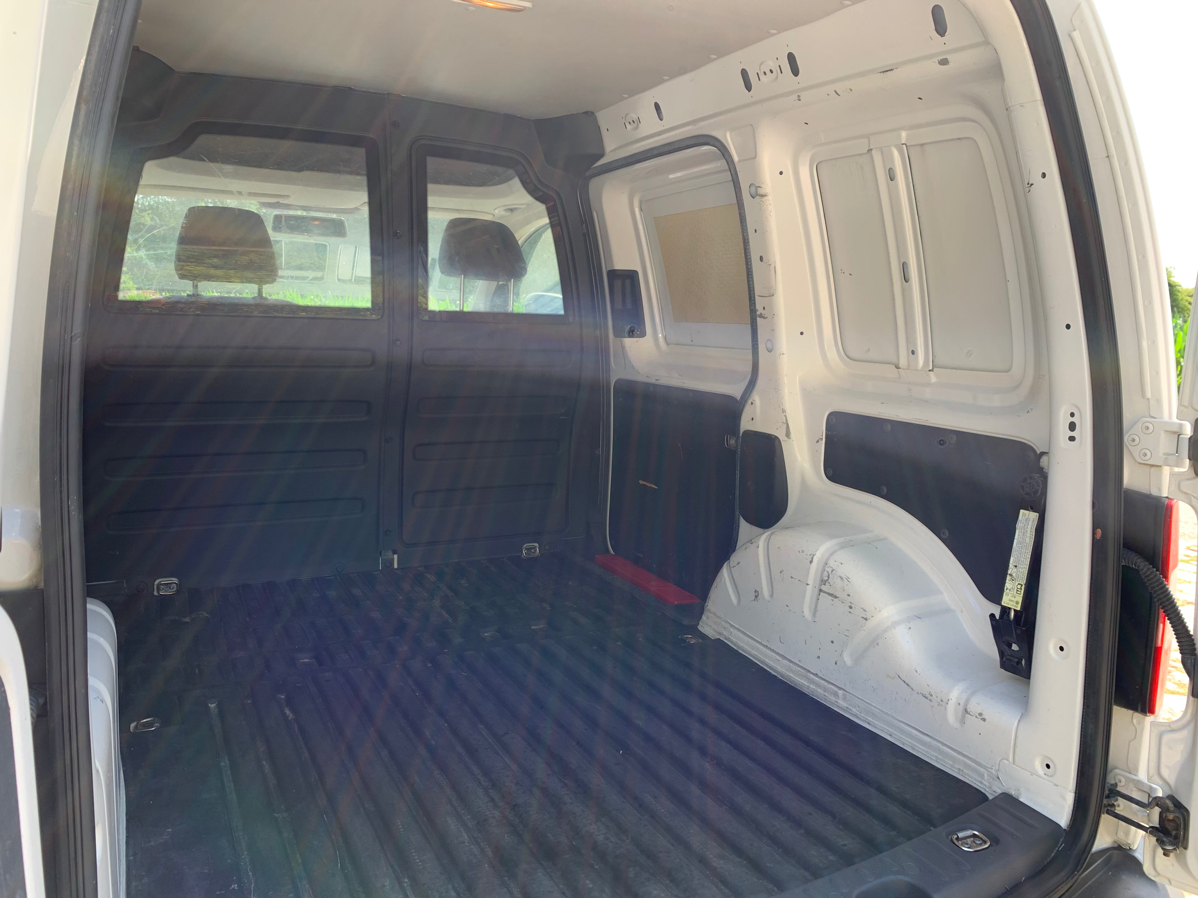 A VENDRE / FOR SALE Volswagen caddy 1.6 tdi 75 clim/attelage